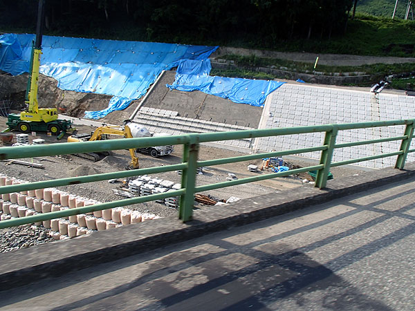 国道２５２号線から見る只見川